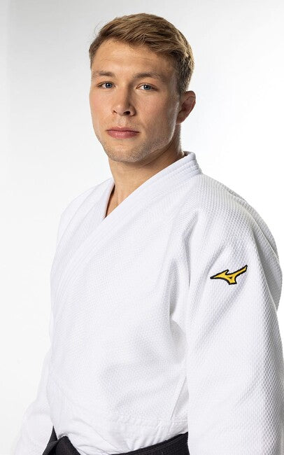 Mizuno Yusho III IJF кимоно за джудо 750g, бяло