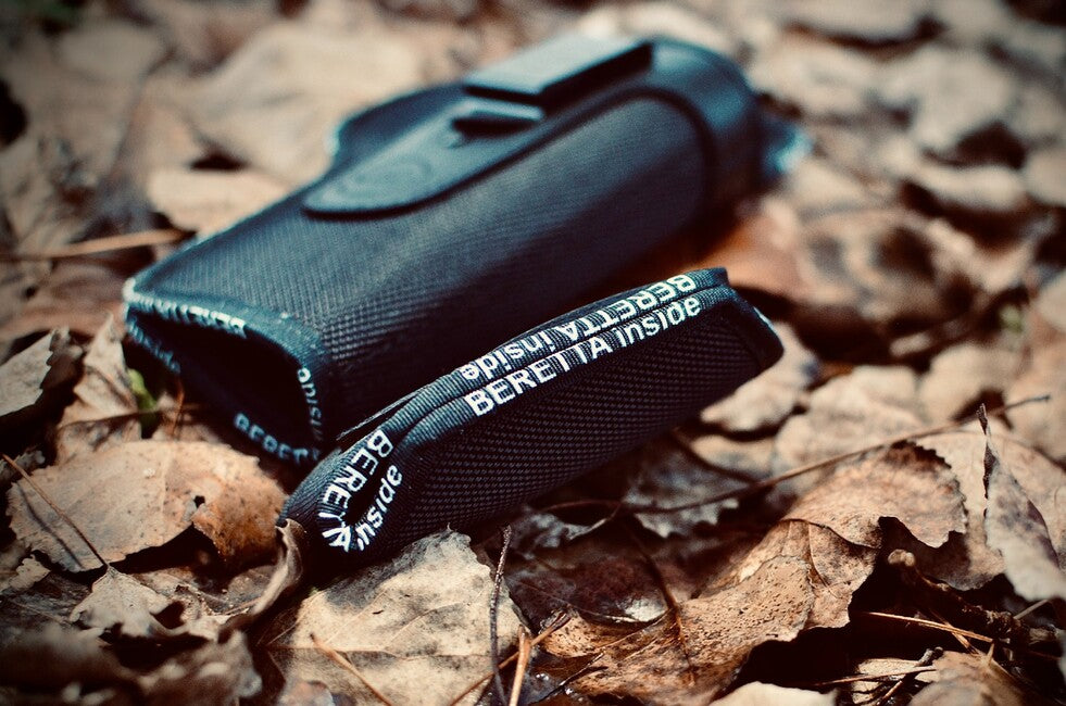 Falco Avery 1911 45ACP калъф за оръжие отворен със щипка, черен дясно