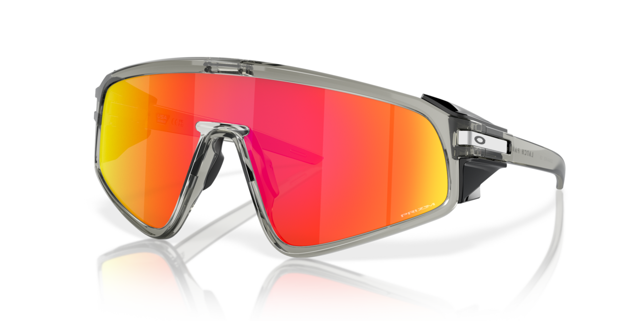 Oakley LATCH PANEL слънчеви очила с рамка Grey Ink и със стъклата Prizm Ruby 35