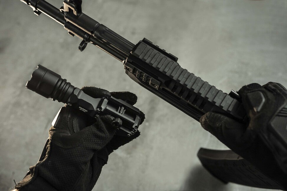 Armytek Parma C2 Pro компактен пушечен фенер с акумулатор 1500lm