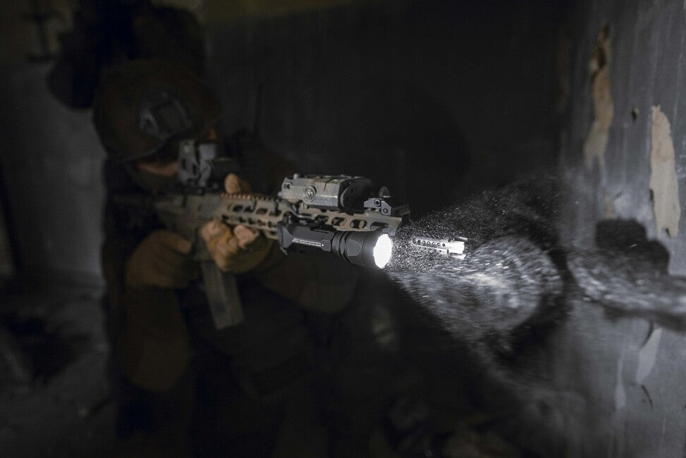 Armytek Parma C2IR Pro компактен акумулаторен пушечен фенер 1200lm