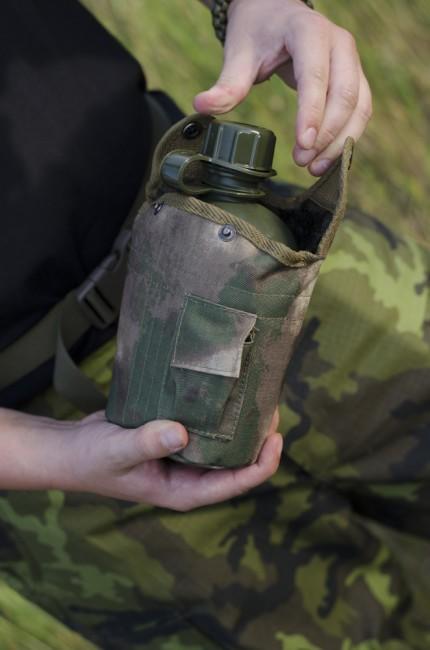 MFH Victory полева бутилка HDT камо FG 1l, шарка