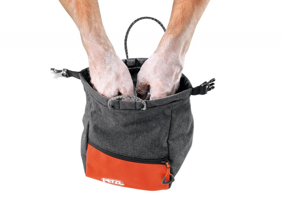 Petzl SAKAB торбичка за магнезий за болдеринг, сива