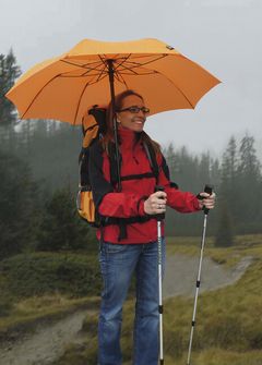 EuroSchirm teleScope handsfree UV Телескопичен чадър за трекинг с приставка за раница, оранжев